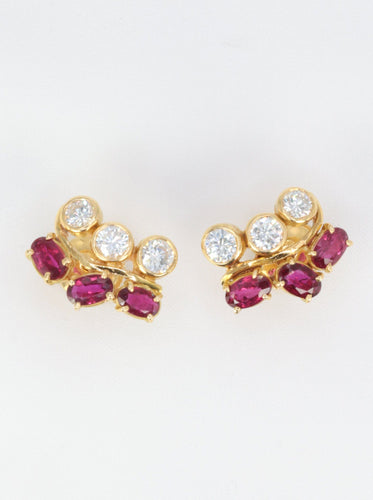 Boucles d'oreilles Boucles d’oreilles vintage en or, diamants et grenats 58 Facettes 391.17