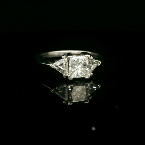 Bague 52 Bague trilogie en platine et diamants 58 Facettes
