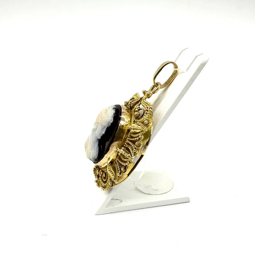 Pendentif Pendentif camée en or jaune 750 et agate 58 Facettes Z15B51440