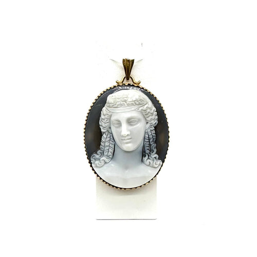 Pendentif Pendentif camée en or jaune 750 et agate 58 Facettes Z15B51536