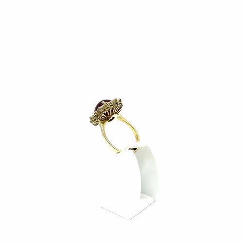 Bague 53 Bague en or jaune 750 avec rubis cabochon et diamants 58 Facettes Z15B51661