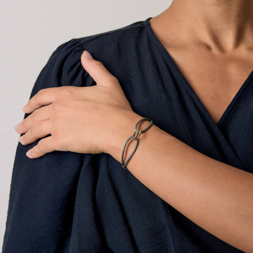 CARTIER - TRinity - Bracelet cordon et pendentif trois ors