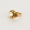 Bague 48 Bague en or jaune, perle de culture blanche et rubis de synthèse 58 Facettes DV7496-1
