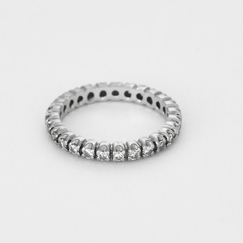 Alliance américaine en or blanc et diamants