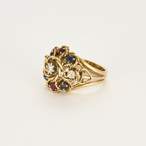 56 Bague en or jaune, diamants, saphirs et rubis 58 Facettes DV21022-1-56-3