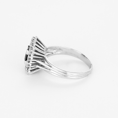 Bague 56 Bague en or gris, saphir et diamants 58 Facettes DDV21771-1