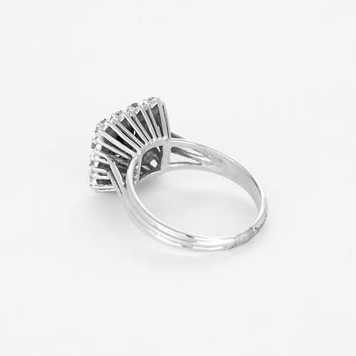 Bague 56 Bague en or gris, saphir et diamants 58 Facettes DDV21771-1