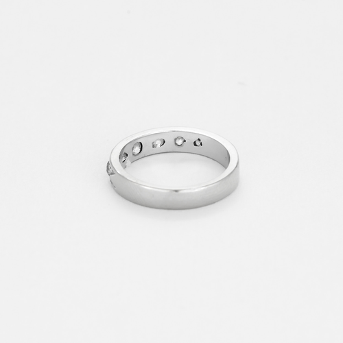 Alliance en or gris et diamants taille ancienne