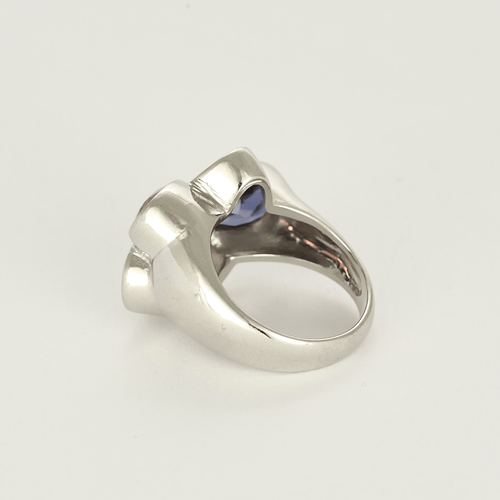 53 Bague moderniste en or gris, diamants, tourmaline rose et améthystes 58 Facettes DV20595-3