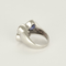 53 Bague moderniste en or gris, diamants, tourmaline rose et améthystes 58 Facettes DV20595-3