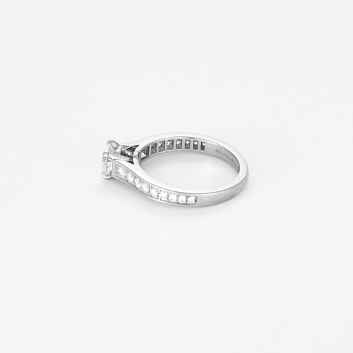 Bague 47 Cartier - "Solitaire 1895" - Bague platine et diamants. 58 Facettes DV20232-1