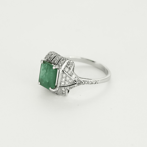 Bague 57 Bague en or gris, émeraude et diamants 58 Facettes DV22972-4-57-3
