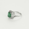 Bague 57 Bague en or gris, émeraude et diamants 58 Facettes DV22972-4-57-3