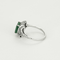 Bague 57 Bague en or gris, émeraude et diamants 58 Facettes DV22972-4-57-3