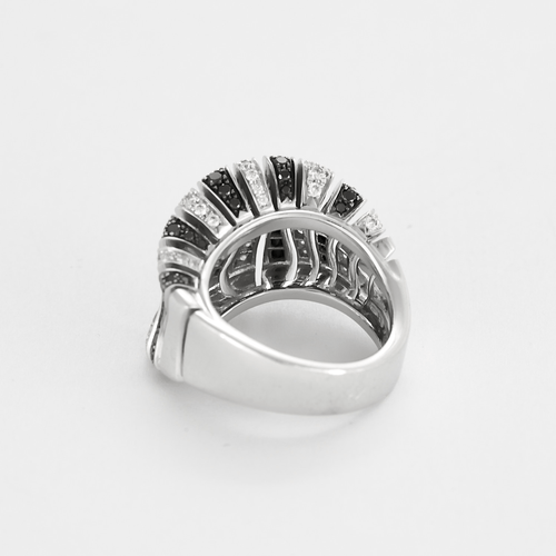 52 Bague moderniste en or gris diamants noirs et blancs 58 Facettes DDV23962-1-52-1