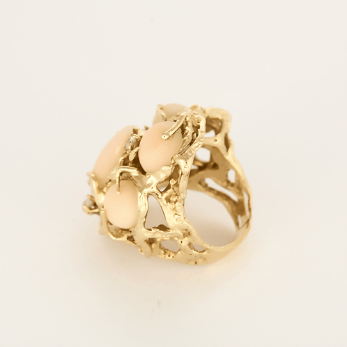 Bague 52 Importante bague en or jaune, diamants et corail peau d'ange 58 Facettes DV26220-6-52-1