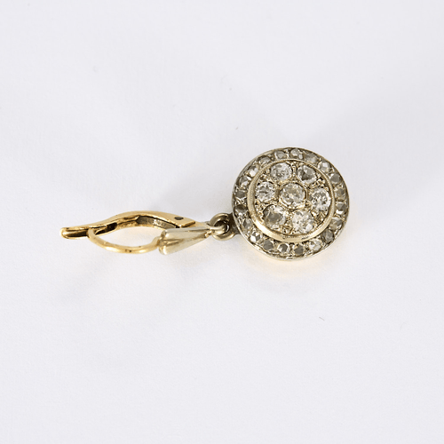 Boucles d'oreilles Boucles d'oreilles dormeuses en or jaune, or blanc et diamants 58 Facettes DV26327-1