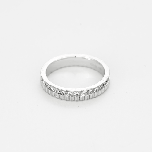 Bague 48 Boucheron - Quatre Radiant - Alliance en or blanc et diamants 58 Facettes DV16277-19