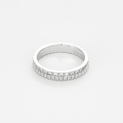 Bague 48 Boucheron - Quatre Radiant - Alliance en or blanc et diamants 58 Facettes DV16277-19