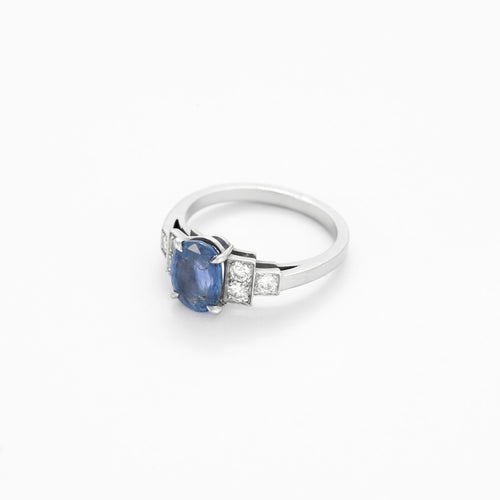 Bague en platine, saphir et diamants