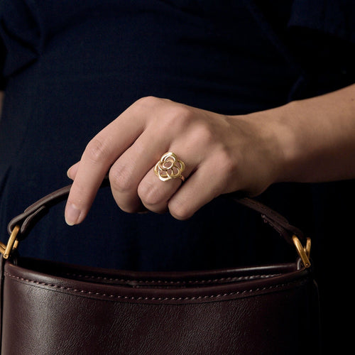 Bague 50 CHANEL - Camélia Fil - Bague en or jaune 58 Facettes DV26808-2-50-2