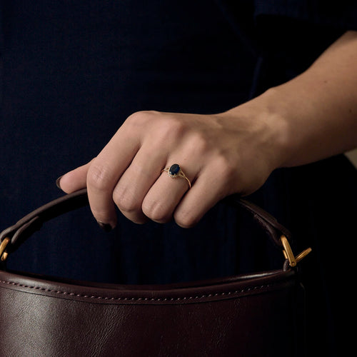 Bague Solitaire en or jaune, saphir et diamants