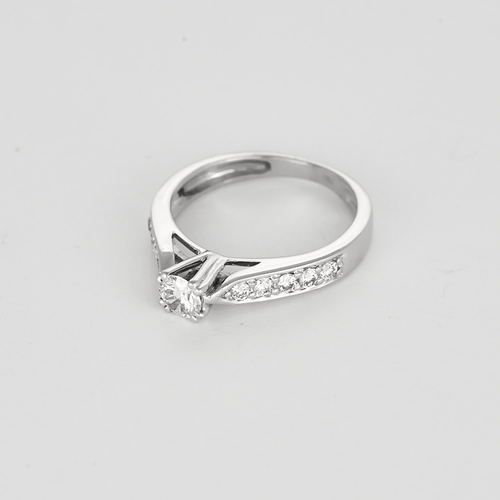 Bague 47,5 Bague Solitaire en or blanc et diamants 58 Facettes DV25387-1-475-5