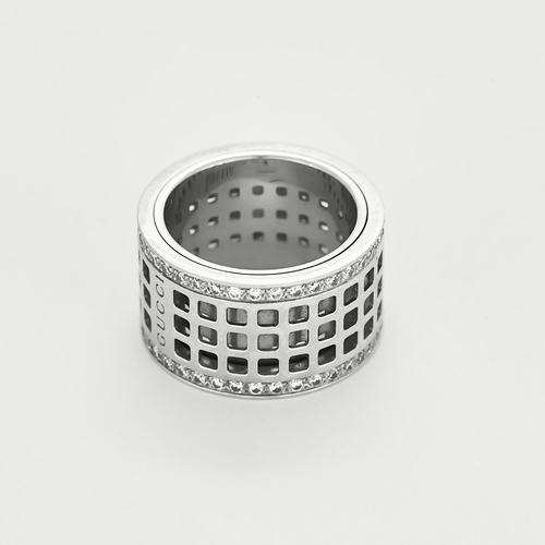 Bague 52,5 GUCCI - Scroll - Large - Bague en or gris et diamants 58 Facettes DV22972-40-525-6