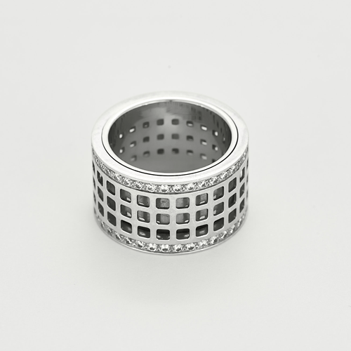 Bague 52,5 GUCCI - Scroll - Large - Bague en or gris et diamants 58 Facettes DV22972-40-525-6