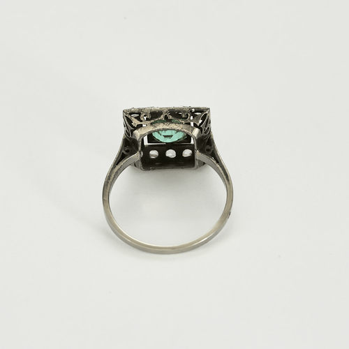 Bague 52,5 Bague en or gris, émeraude et diamants 58 Facettes DV22972-45-525-6
