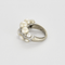 Bague 46 Bague en or gris, perles de cultures blanches et diamants 58 Facettes DV22972-44-46-2