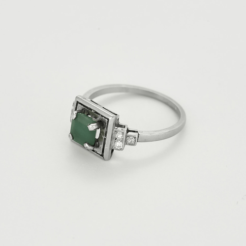 Bague 53 Bague en platine, émeraude et diamants 58 Facettes DV22972-46-53-2