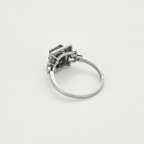 Bague 53 Bague en platine, émeraude et diamants 58 Facettes DV22972-46-53-2