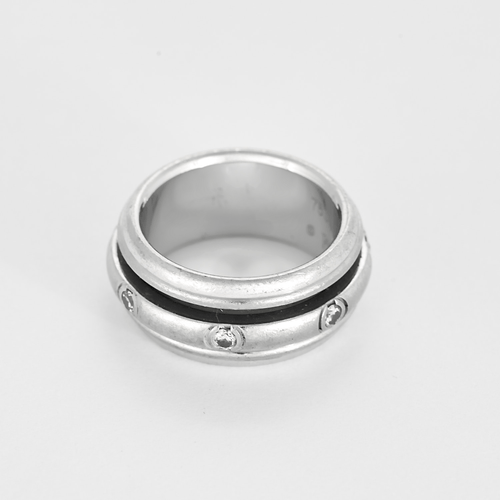 Bague 50 PIAGET - Possession - Bague en or gris et sept diamants 58 Facettes DV22972-26-50-2