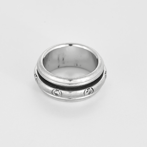 Bague 50 PIAGET - Possession - Bague en or gris et sept diamants 58 Facettes DV22972-26-50-2