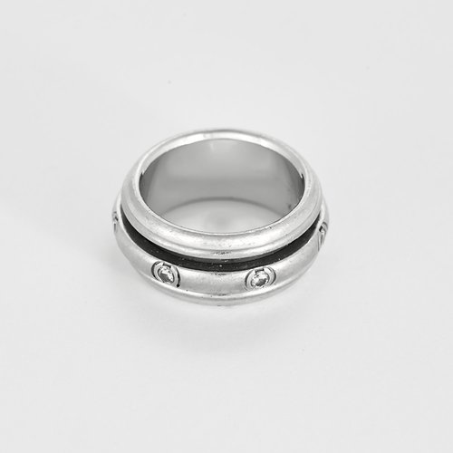 Bague 50 PIAGET - Possession - Bague en or gris et sept diamants 58 Facettes DV22972-26-50-2