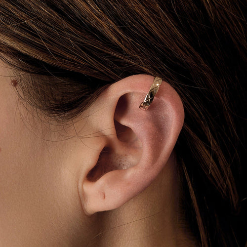 Boucles d'oreilles CHANEL - Coco Crush - Mono boucle d'oreille en or beige 58 Facettes DV27412-2