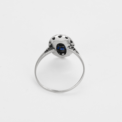 Bague 57 Bague en platine et or gris, diamants, saphirs de synthèse 58 Facettes DV22019-2