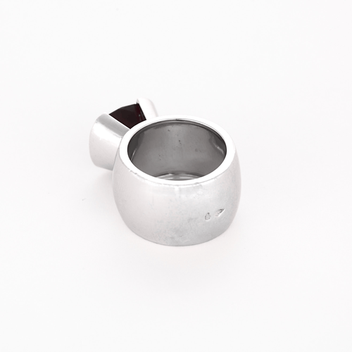 45.5 Importante bague en or blanc et Grenat Pyrope 58 Facettes DV15938-11-455-2