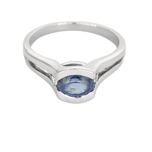Bague en or gris, saphir et diamants
