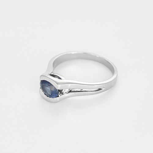 Bague en or gris, saphir et diamants