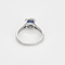 Bague en or gris, saphir et diamants