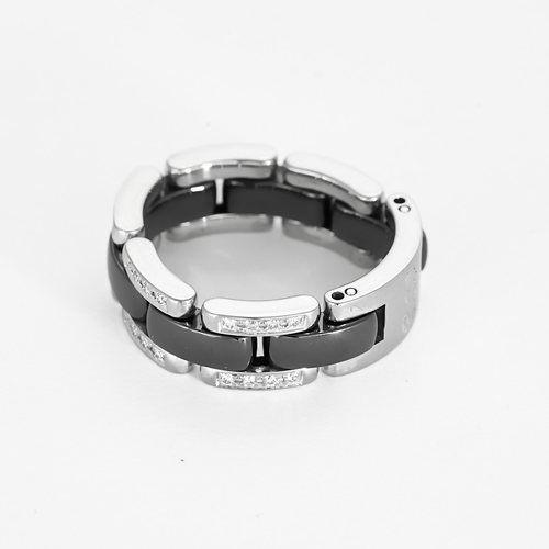 Bague 55 CHANEL -ULTRA - Moyen Modèle- Bague en or blanc, céramique noire et diamants. 58 Facettes DV9816-3