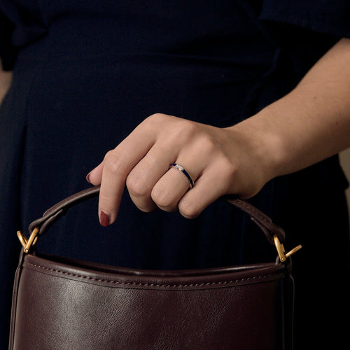Bague CHAUMET - Lien Evidence - Alliance en or gris, émail bleu et diamants 58 Facettes DV27402-1