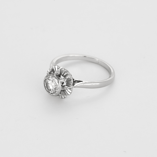 Bague 56,5 Bague Solitaire en or gris et diamants 58 Facettes DV27468-39-565-4