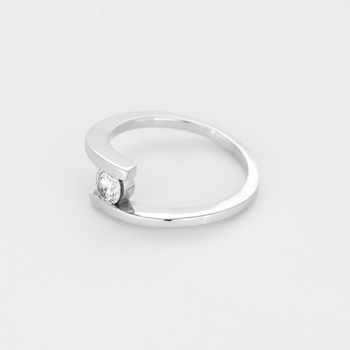 Bague en or blanc et diamant