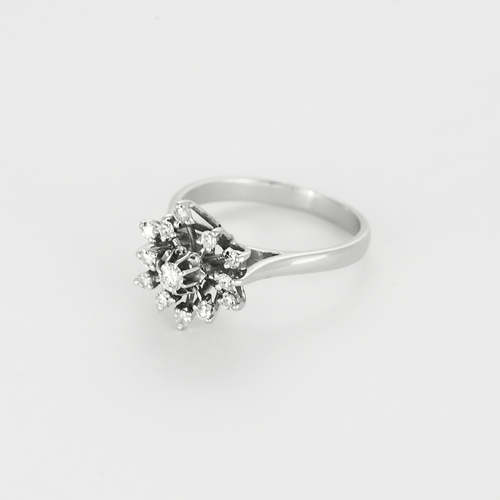 Bague 55,5 Bague en or blanc à motif de fleur et diamants 58 Facettes DV27468-28-555-5