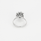 Bague 55,5 Bague en or blanc à motif de fleur et diamants 58 Facettes DV27468-28-555-5