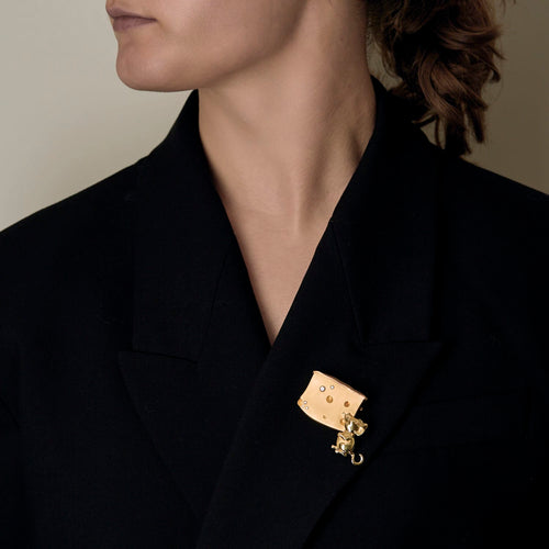 Broche Amusante Broche en or jaune stylisant une souris et diamants 58 Facettes DV22498-4