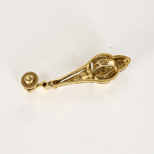 Boucles d'oreilles Boucles d'oreilles pendantes en or jaune, émail et diamants 58 Facettes DV23684-6